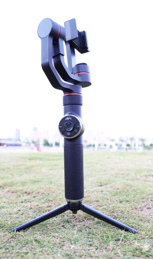 AFI V5 3 trục Cầm tay Gimbal Stabilizer, Focus Pull & Zoom Capability, Timelapse Expert, 12h Thời gian chạy - Đen